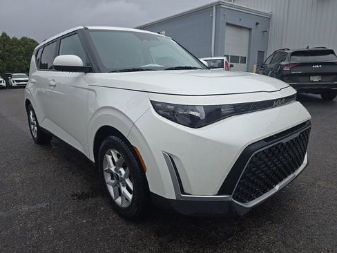 Used 2023 Kia Soul LX w/ LX Technology Package image 1