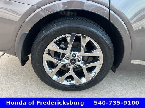 Used 2019 Kia Sorento SX image 36