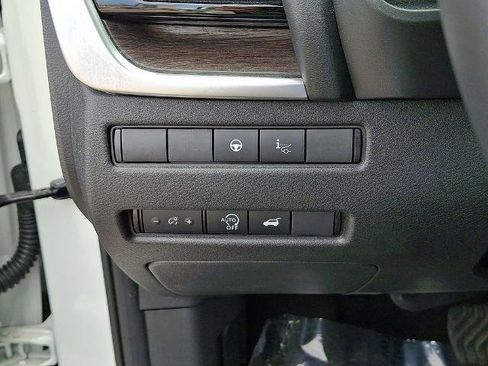 Certified 2025 Nissan Rogue Platinum w/ Tech Package AWD/4WD image 26