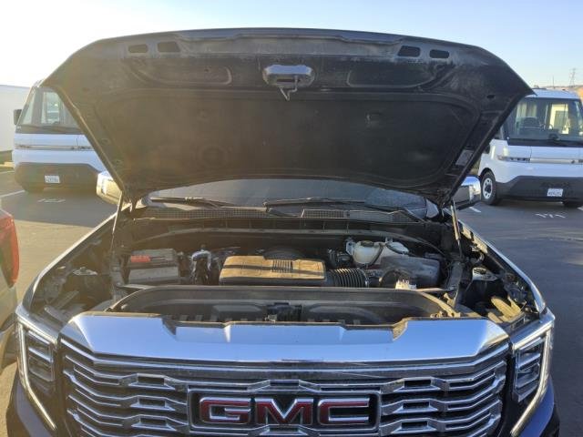 Used 2023 GMC Sierra 1500 Denali w/ Denali Reserve Package AWD/4WD image 12