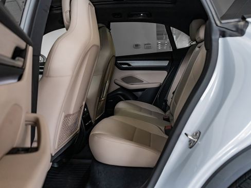 Certified 2025 Porsche Macan 4 Electric image 22