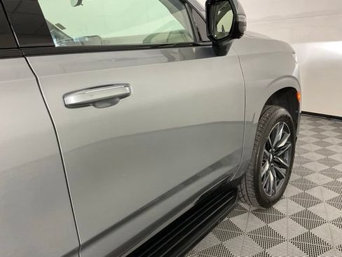 Used 2024 Cadillac Escalade ESV Sport Platinum AWD/4WD image 6