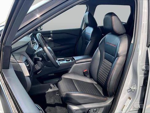 Certified 2025 Nissan Rogue SV AWD/4WD image 8