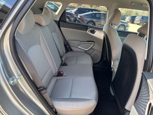 Used 2025 Kia Soul LX w/ LX Technology Package image 23