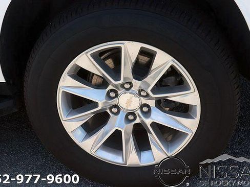 Used 2023 Chevrolet Suburban Premier RWD image 8