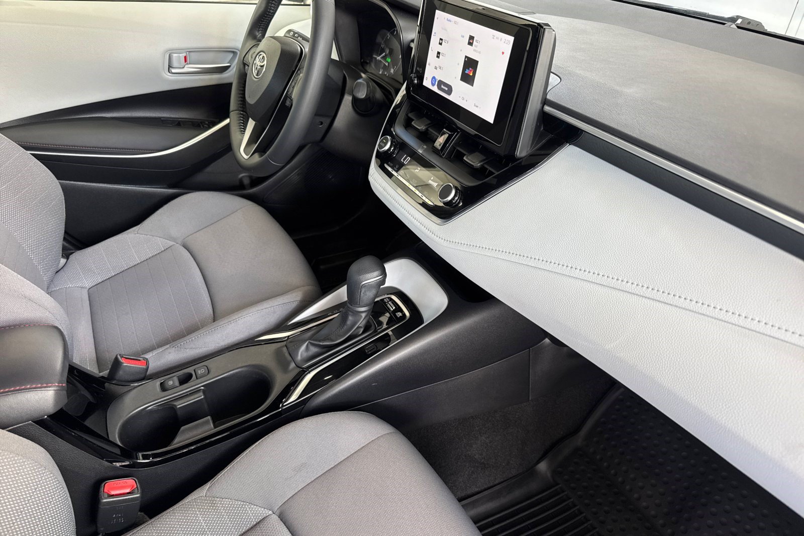 Used 2023 Toyota Corolla SE FWD image 19