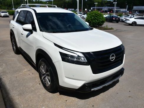 Used 2023 Nissan Pathfinder SL w/ Lighting Package (N92) AWD/4WD image 7