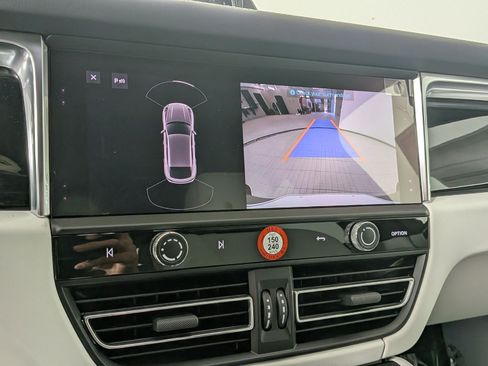 New 2026 Porsche Macan S AWD/4WD image 19