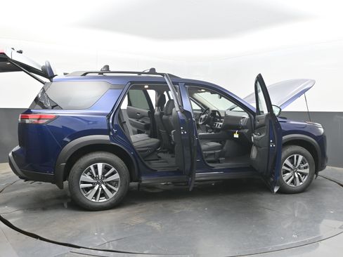 New 2026 Nissan Pathfinder SL FWD image 41