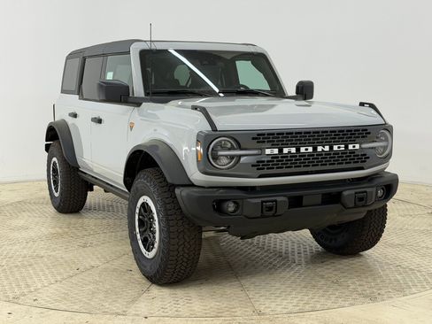 New 2026 Ford Bronco Badlands w/ Sasquatch Package AWD/4WD image 7