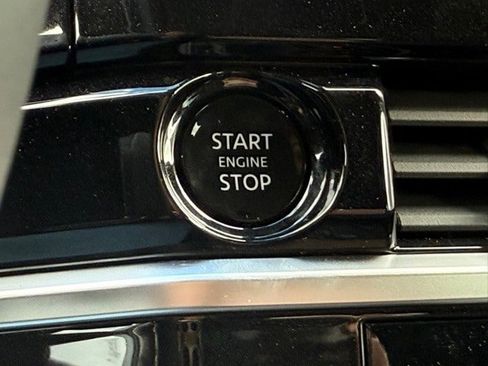 New 2025 Nissan Pathfinder SV image 34