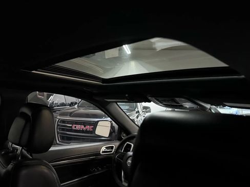 Used 2018 Jeep Grand Cherokee Limited image 19