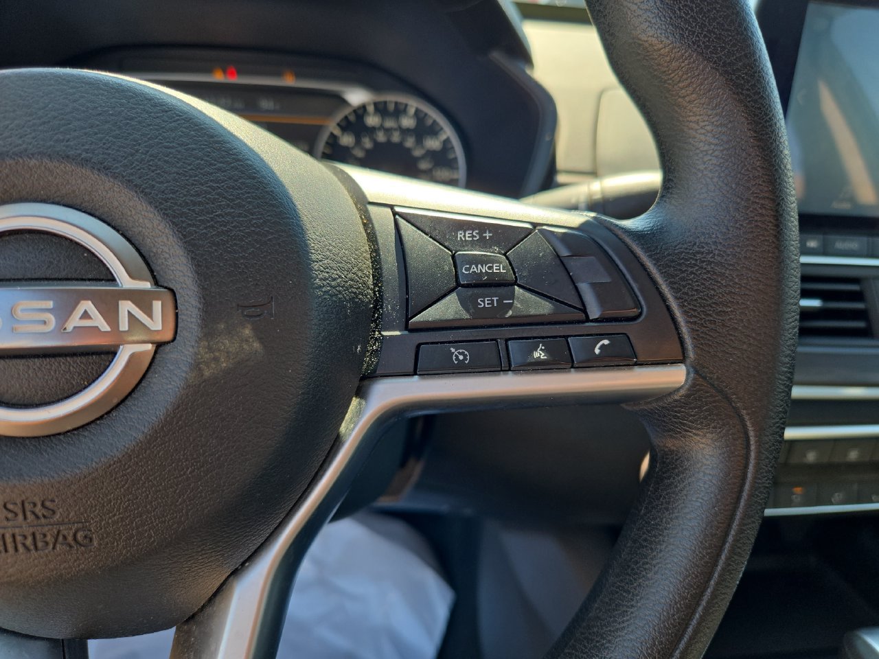 Used 2024 Nissan Altima 2.5 SV FWD image 13