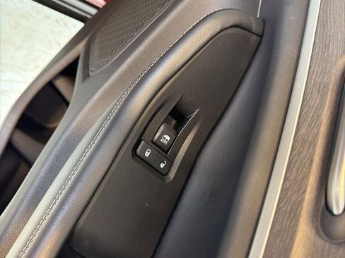 Used 2023 Jeep Grand Cherokee Limited w/ Luxury Tech Group II image 24