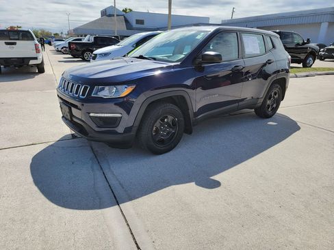Used 2018 Jeep Compass Sport image 1