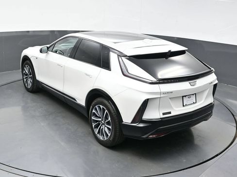 Certified 2024 Cadillac Lyriq Sport AWD/4WD image 33
