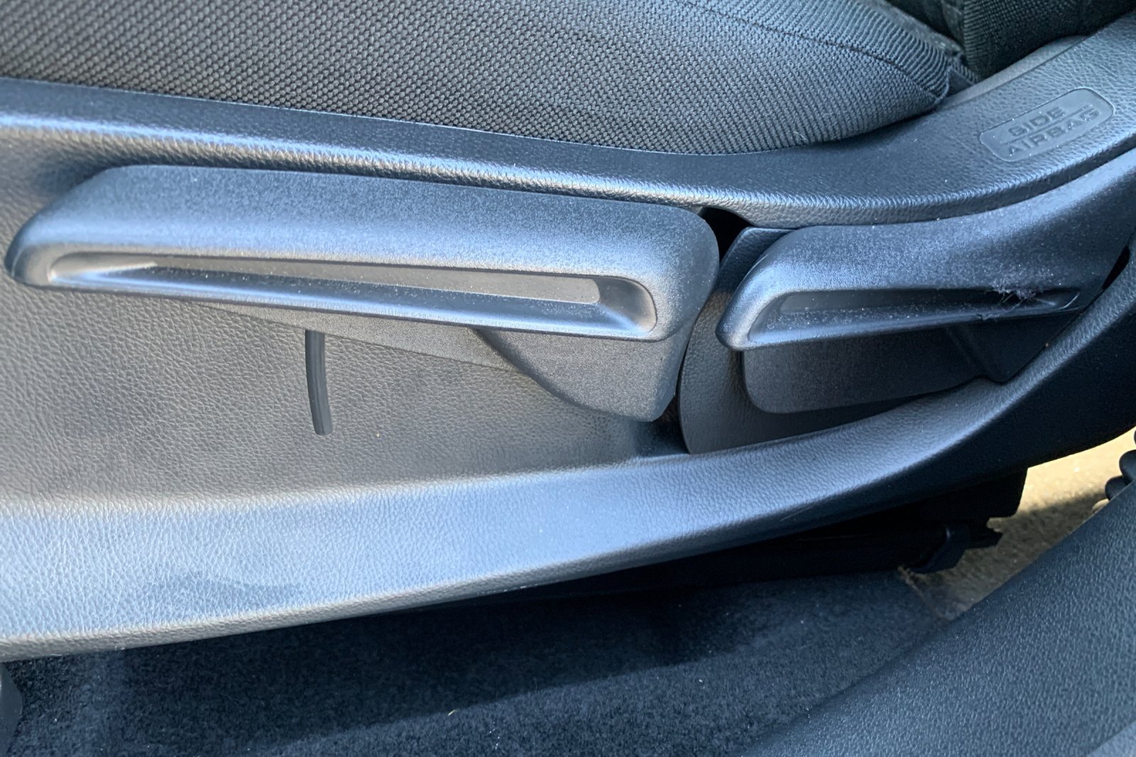 Certified 2025 Honda HR-V LX image 34