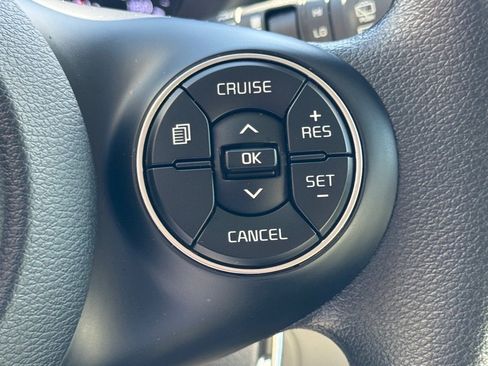 Certified 2022 Kia Soul LX w/ Technology Package image 17