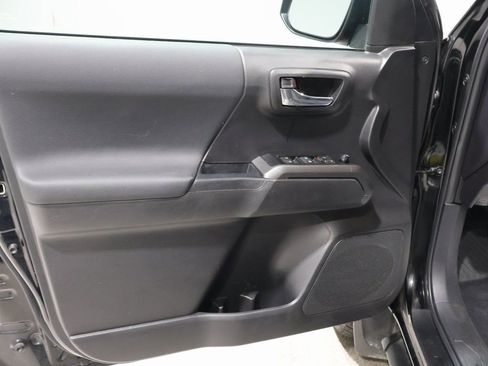 Used 2023 Toyota Tacoma TRD Sport image 14