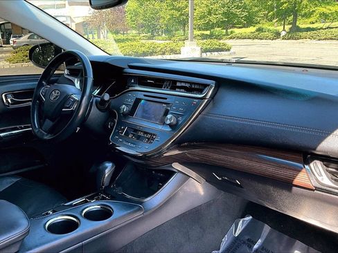 Used 2013 Toyota Avalon XLE Touring FWD image 12