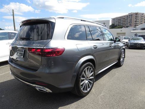 Used 2025 Mercedes-Benz GLS 450 4MATIC image 4