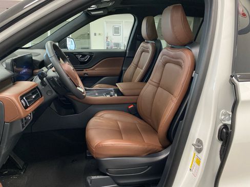 New 2026 Lincoln Aviator Reserve w/ Jet Appearance Package image 17