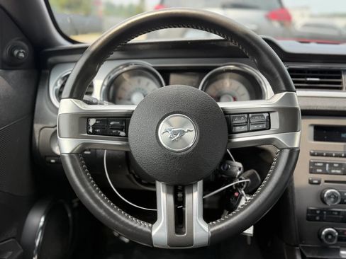 Used 2010 Ford Mustang Convertible RWD image 24