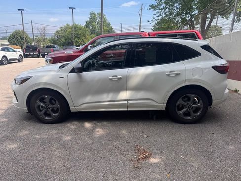 Used 2023 Ford Escape ST-Line w/ Tech Pack #1 FWD image 2