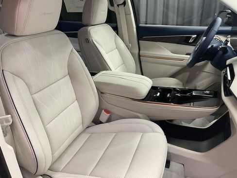 New 2026 Buick Enclave Avenir w/ Super Cruise Package FWD image 20
