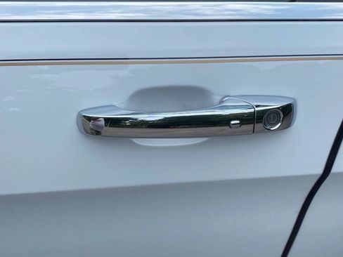 Used 2019 Jeep Grand Cherokee Limited RWD image 11