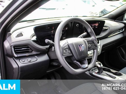 Used 2025 Buick Envista Preferred FWD image 32