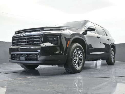 Used 2024 Chevrolet Traverse LS FWD image 63
