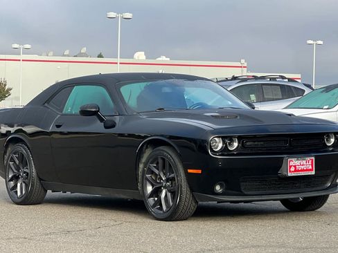 Used 2021 Dodge Challenger SXT w/ Blacktop Package image 4