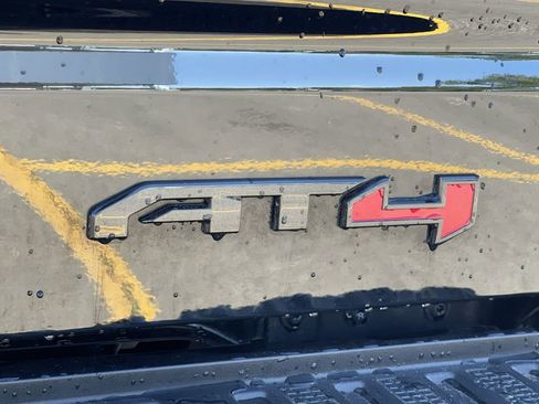 Used 2021 GMC Sierra 1500 AT4 w/ AT4 Premium Package AWD/4WD image 8