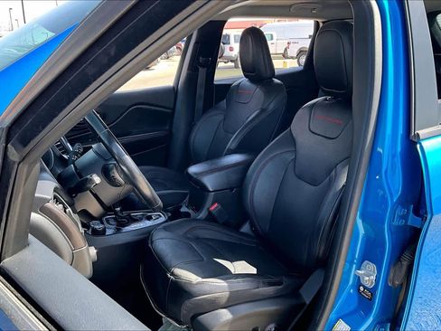 Used 2021 Jeep Cherokee Trailhawk w/ Technology Group image 7