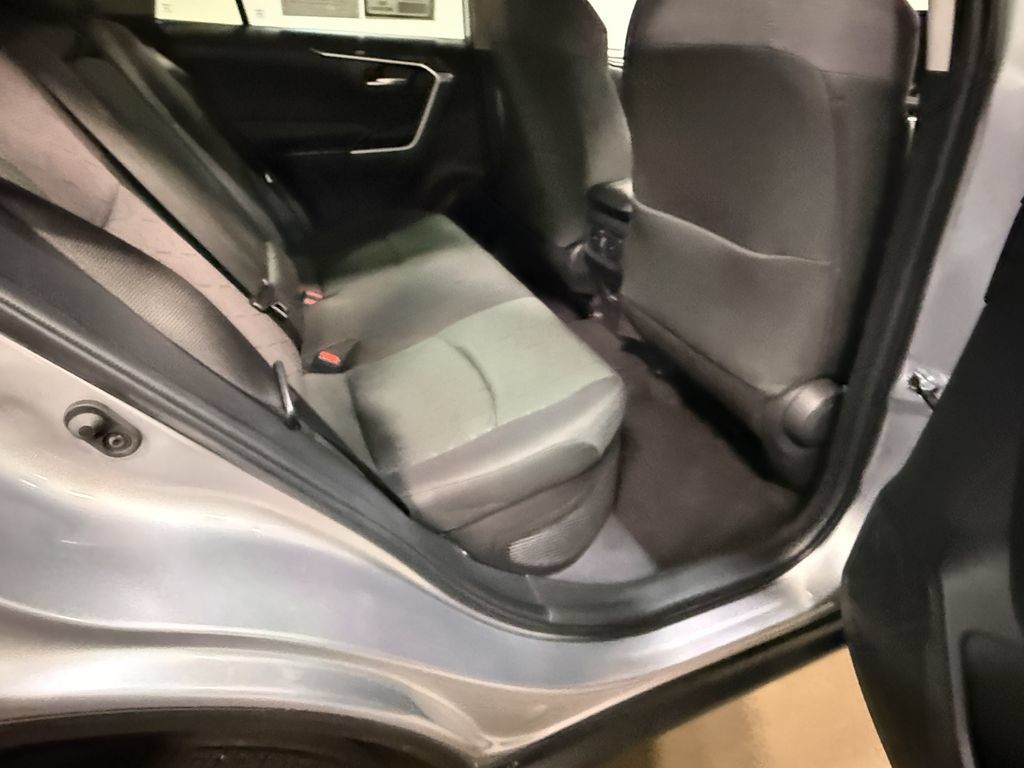 Used 2025 Toyota RAV4 XLE AWD/4WD image 65