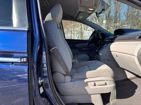 Used 2016 Honda Odyssey SE image 24