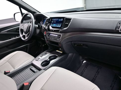 Used 2023 Honda Passport EX-L image 18