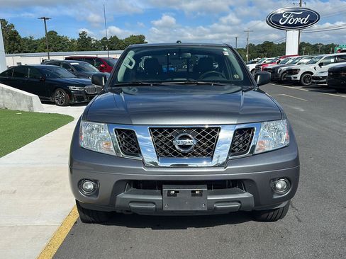 Used 2017 Nissan Frontier SV w/ SV Value Truck Package AWD/4WD image 2
