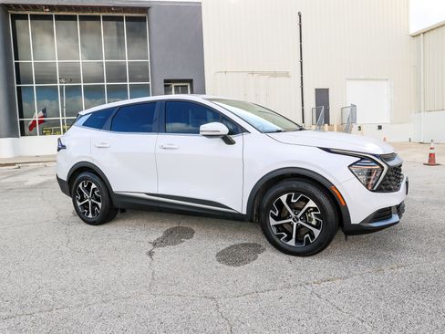 Used 2025 Kia Sportage EX FWD image 6