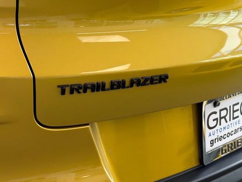 Used 2023 Chevrolet TrailBlazer RS FWD image 10