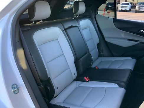 Used 2018 Chevrolet Equinox Premier image 19
