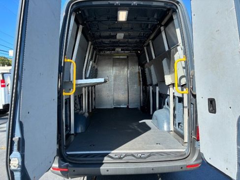 Used 2019 Mercedes-Benz Sprinter 170 image 7