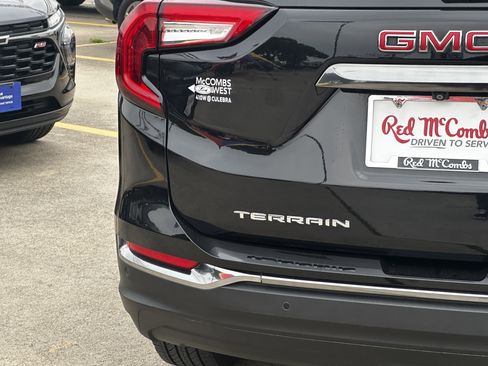 Used 2024 GMC Terrain AT4 AWD/4WD image 16