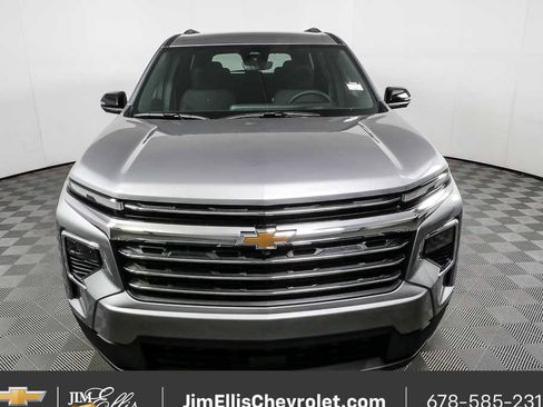 New 2026 Chevrolet Traverse LT w/ Driver Confidence Package AWD/4WD image 25