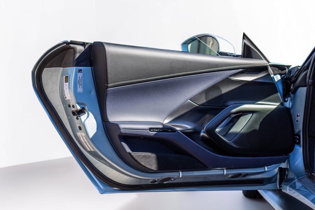 Certified 2026 Ferrari 12Cilindri Spider RWD image 32