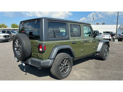 Used 2024 Jeep Wrangler Unlimited Sport AWD/4WD image 5