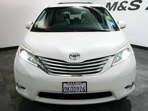 Used 2016 Toyota Sienna Limited Premium FWD image 6