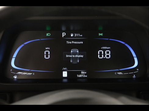 Certified 2025 Hyundai Elantra Sport FWD image 8
