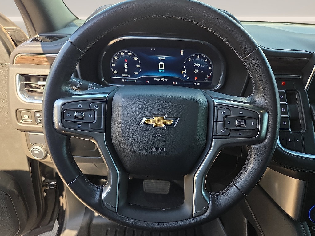 Used 2022 Chevrolet Suburban LT RWD image 19